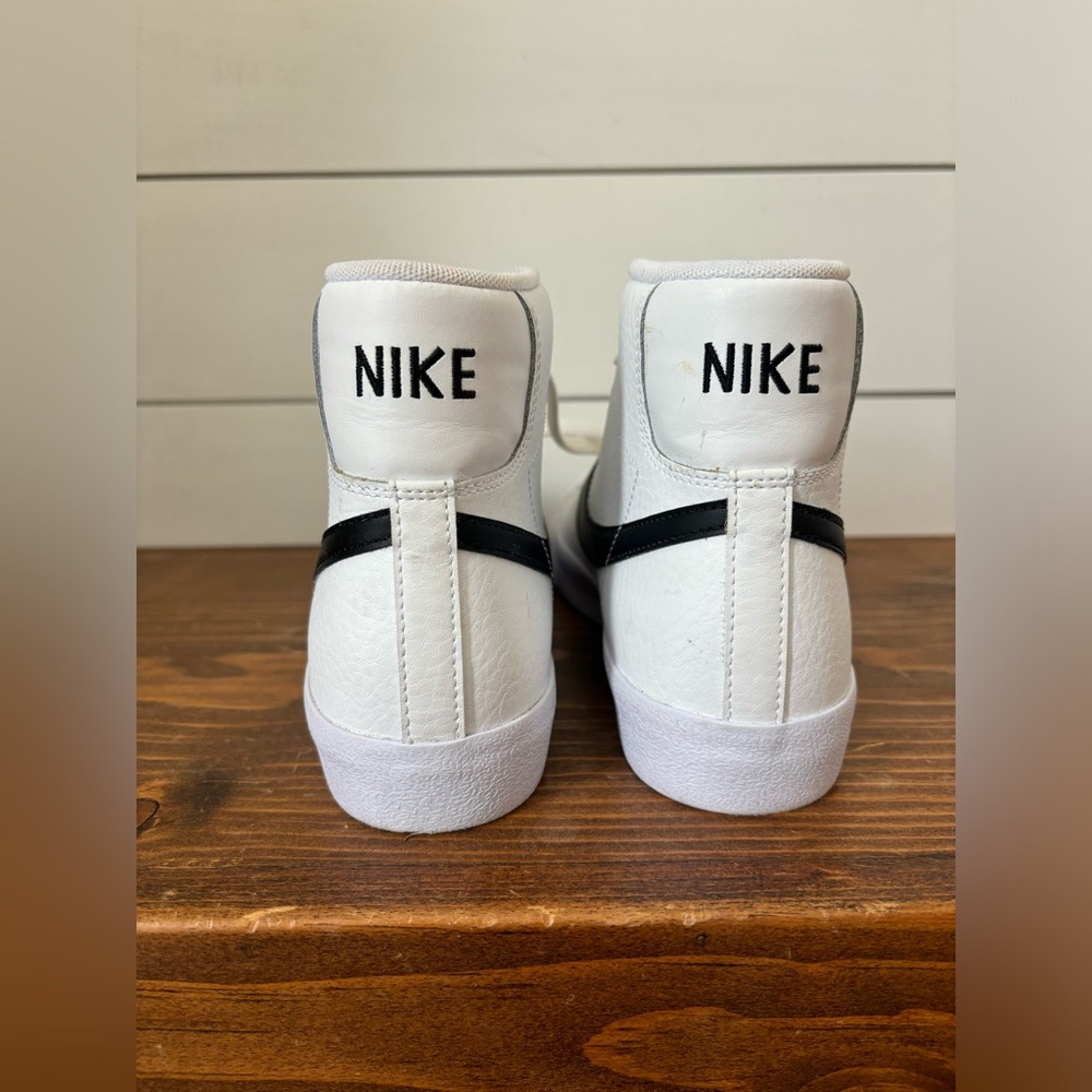 NEW .. NIKE black and white Blazer mid ‘77 hightops - Picture 4 of 9